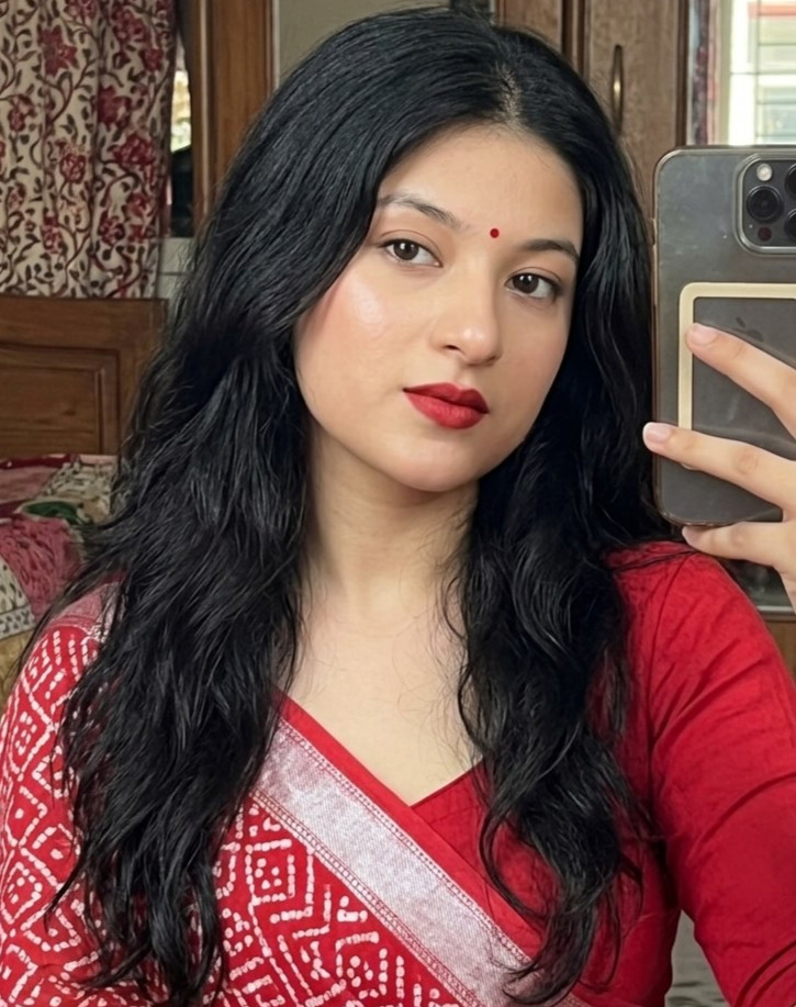 বাড়িতে প্রেমিকাকে BDSM করে